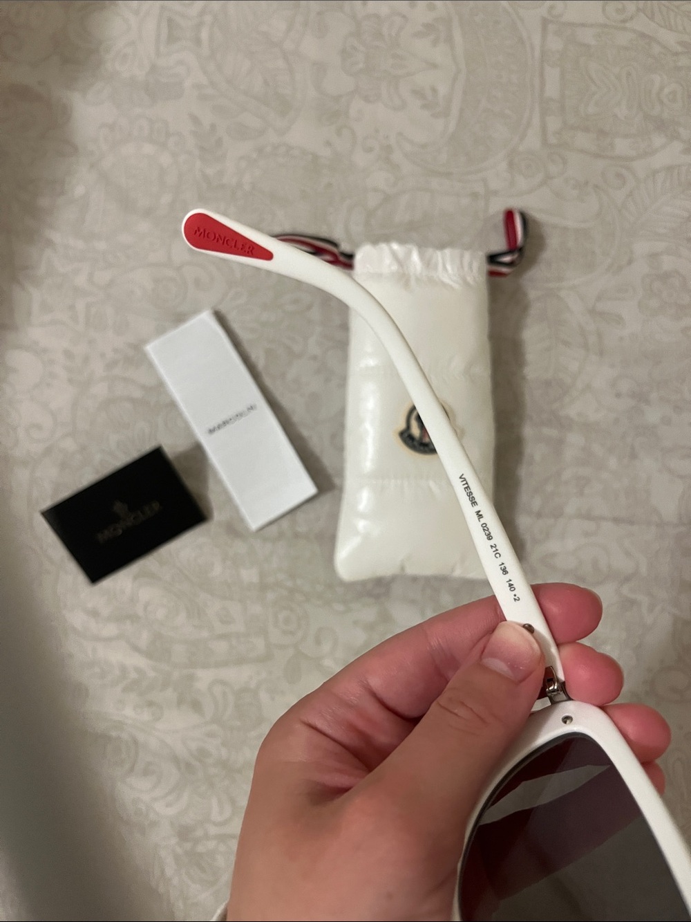 Moncler sunnies - Picture 6 of 9